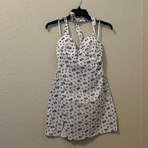 Beautiful summer dress. Never been worn. Perfect condition.